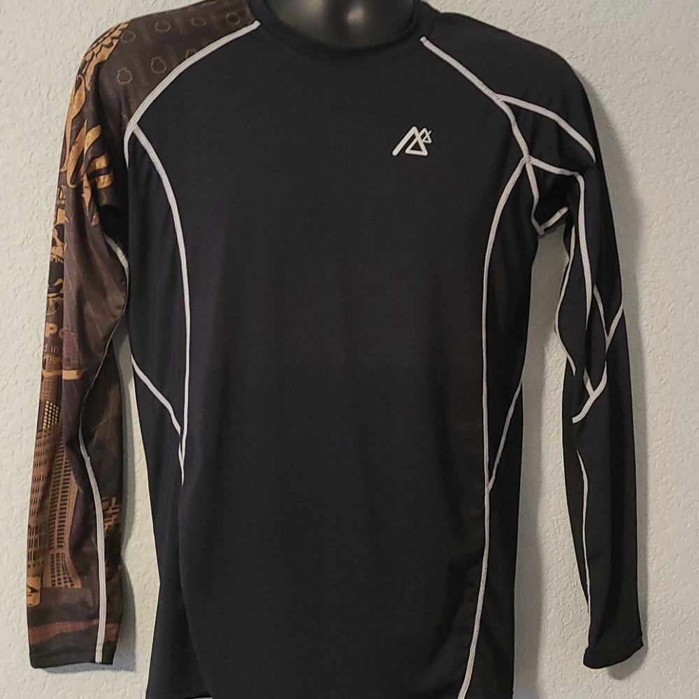 Men's compression shirt long sleeve sz XL